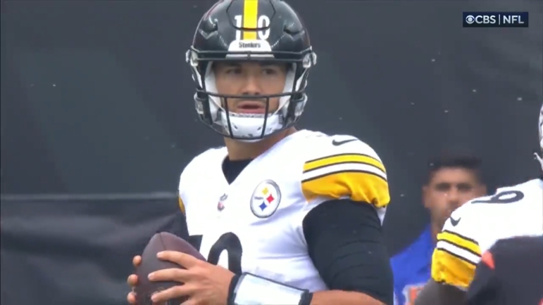 The face of disappointment: A young Steelers fan