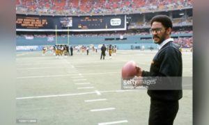 Story Behind The Picture: 1977 Sack Of QB Terry Bradshaw Gives Backup QB  Neil Graff More Limited Playing Time - Steelers Depot