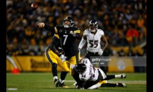 Flashback Friday: Troy Polamalu, Steelers Defense Pummel Bengals In 2010  Matchup - Steelers Depot