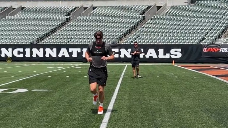 Bengals QB Joe Burrow Steals Show With Pre-Game Jog As Offense Wavers  Without Him - Steelers Depot