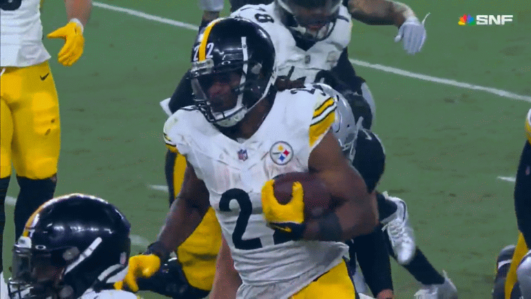 New Steelers RB Najee Harris Impressed Team Off Field As Well With Displays  Of Loyalty To Teammates - Steelers Depot