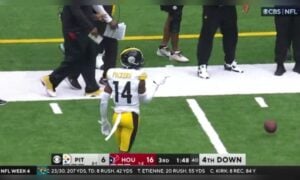 Steelers QB Kenny Pickett Ruled Out With Knee Injury Suffered In Texans  Game - Steelers Depot