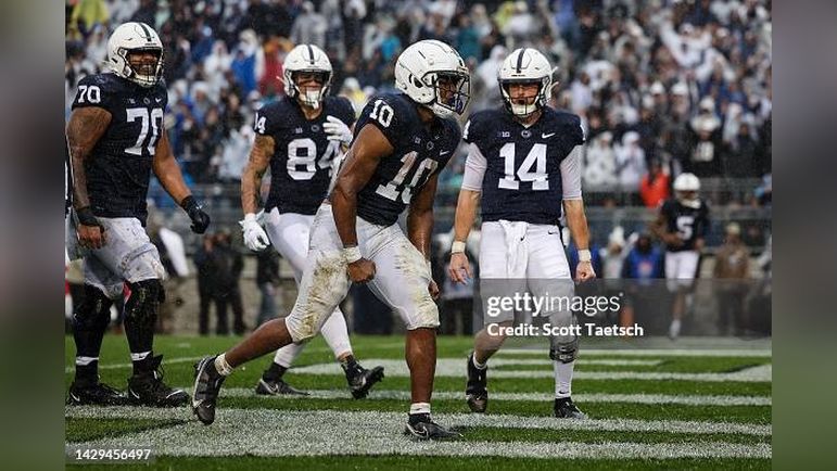 Steelers scouts Nicholas Singleton