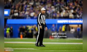 Steelers Commanders referee