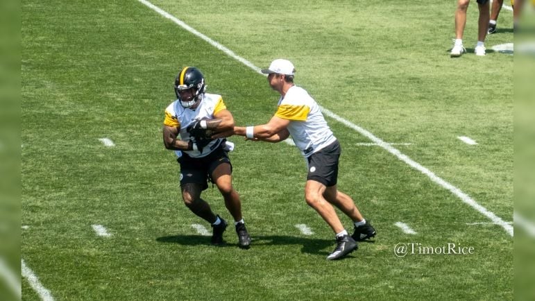 Jaylen Warren Aaron Rodgers