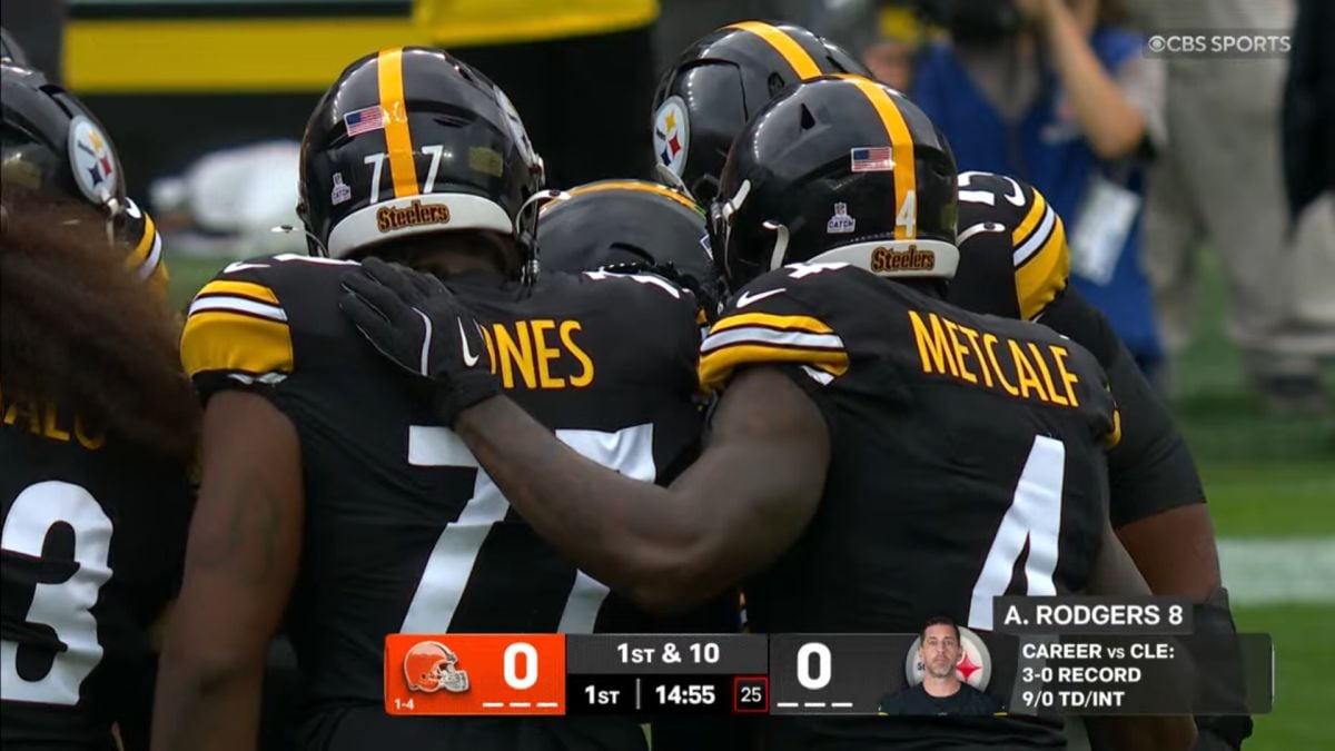 Broderick Jones film room